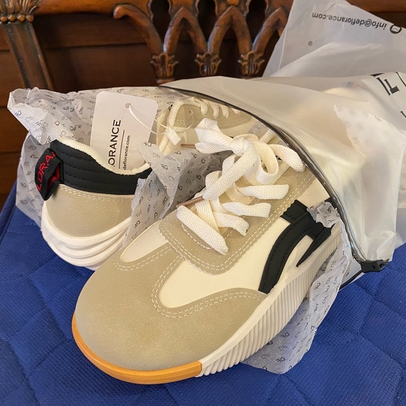 NWT De Florence sneakers - Picture 1 of 5